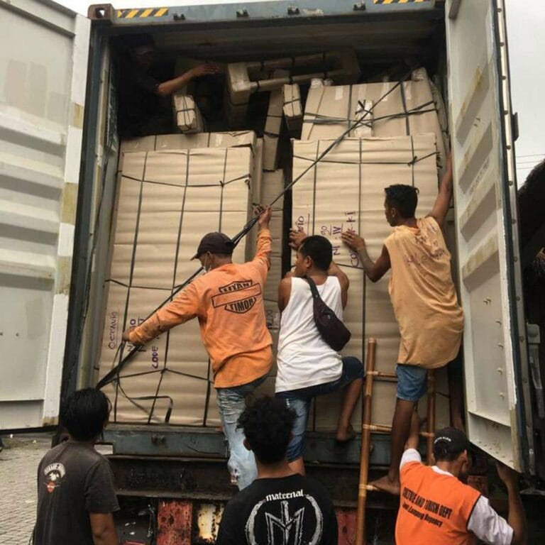 Loading container for export